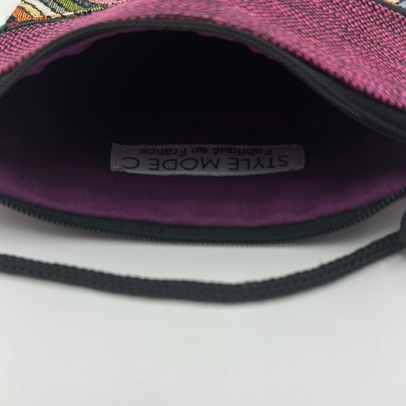 Multicolor Geometric Pattern Crossbody Bag - Picture 4 of 9